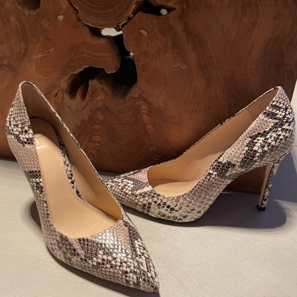 Shoes snake print never been worn - Picture 3 of 3